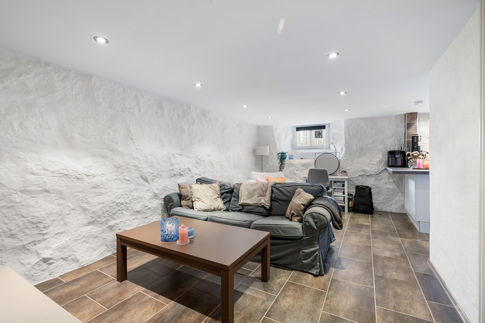 Innredet rom i kjeller - ikke bruksendret/godkjent for varig opphold Galleribilde