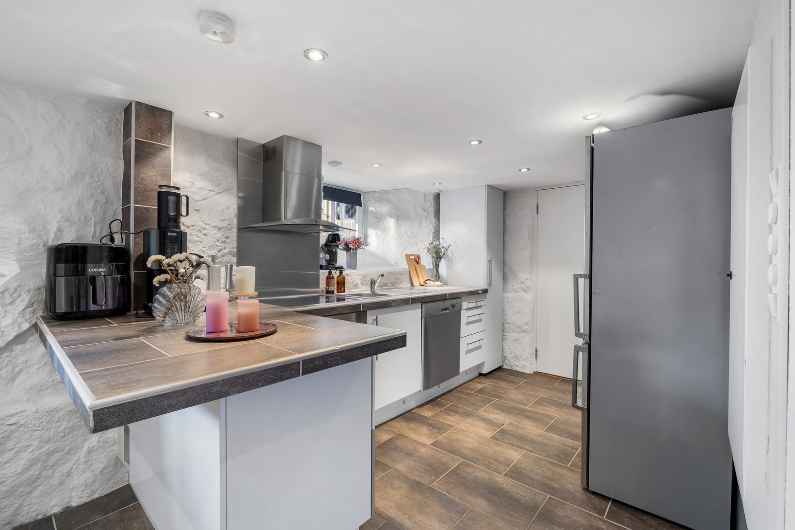 Innredet rom i kjeller - ikke bruksendret/godkjent for varig opphold Galleribilde