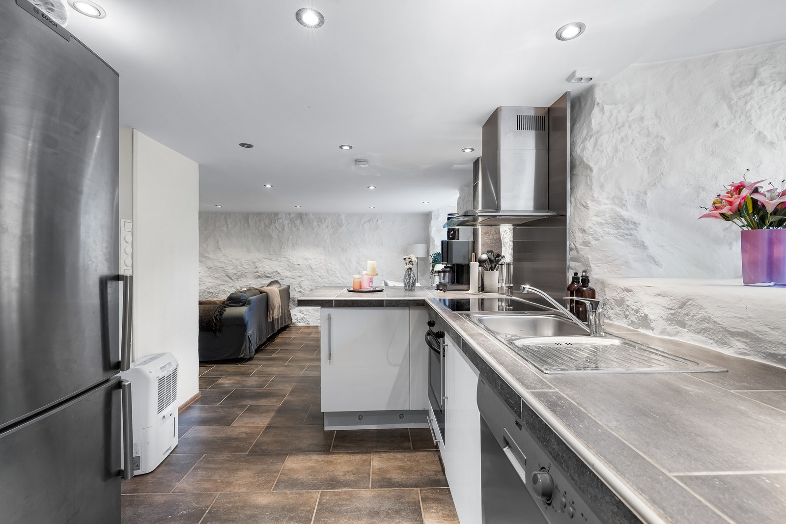 Innredet rom i kjeller - ikke bruksendret/godkjent for varig opphold Galleribilde