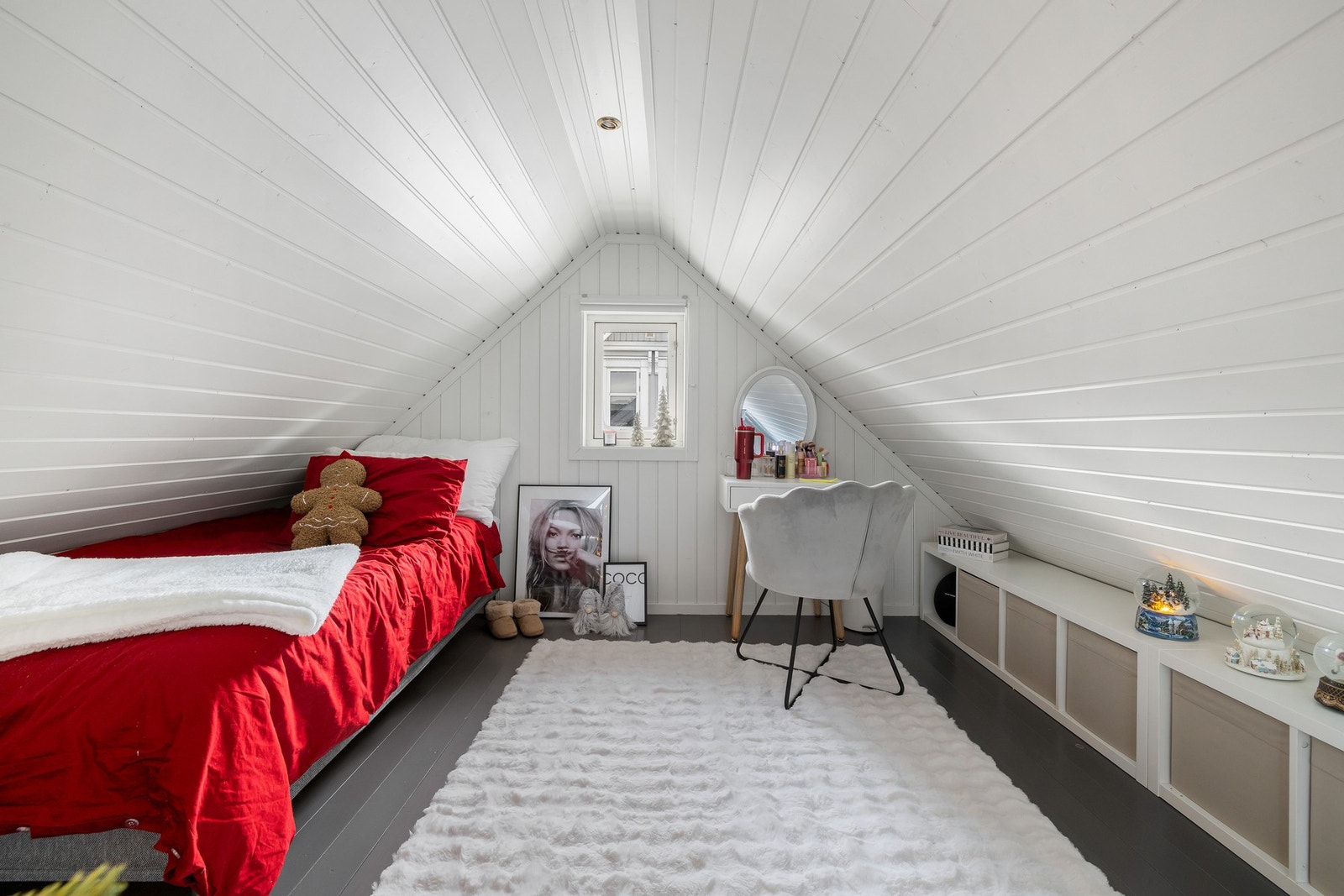 Innredet rom på loft - ikke bruksendret/godkjent for varig opphold Galleribilde