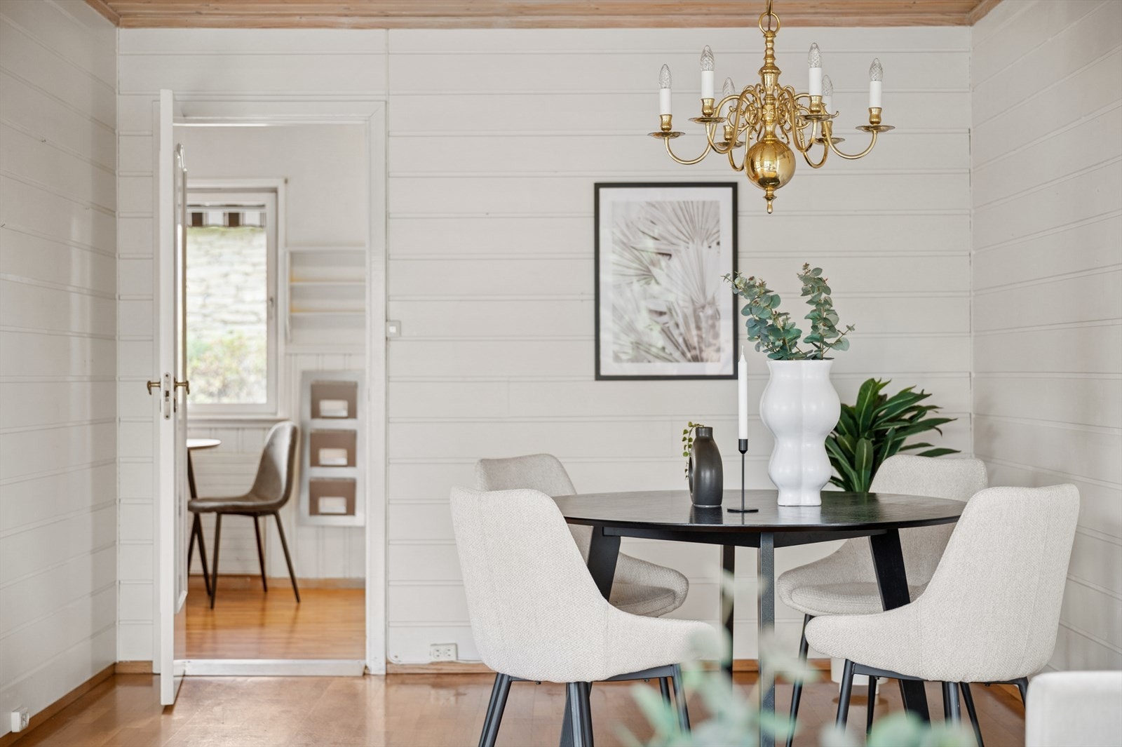 Samle familie og/eller venner rundt middagsbordet for et bedre måltid. Galleribilde