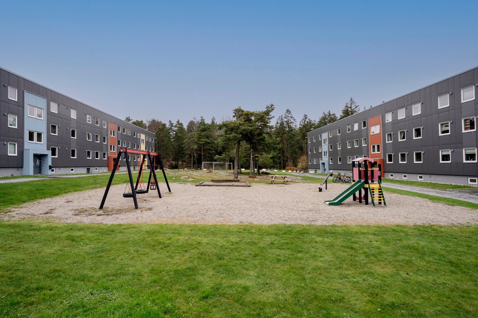 Borettslaget består av 128 leiligheter. Fellesområdene er fint opparbeidet. Galleribilde