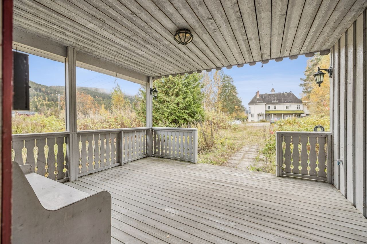 Ved inngangspartiet er det en overbygget terrasse. Galleribilde