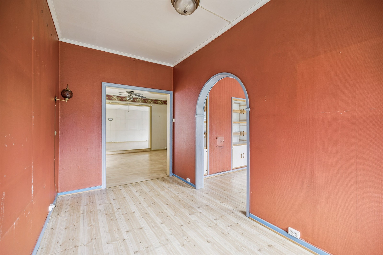 Spisestuen i tilknytning til kjøkkenet. Galleribilde