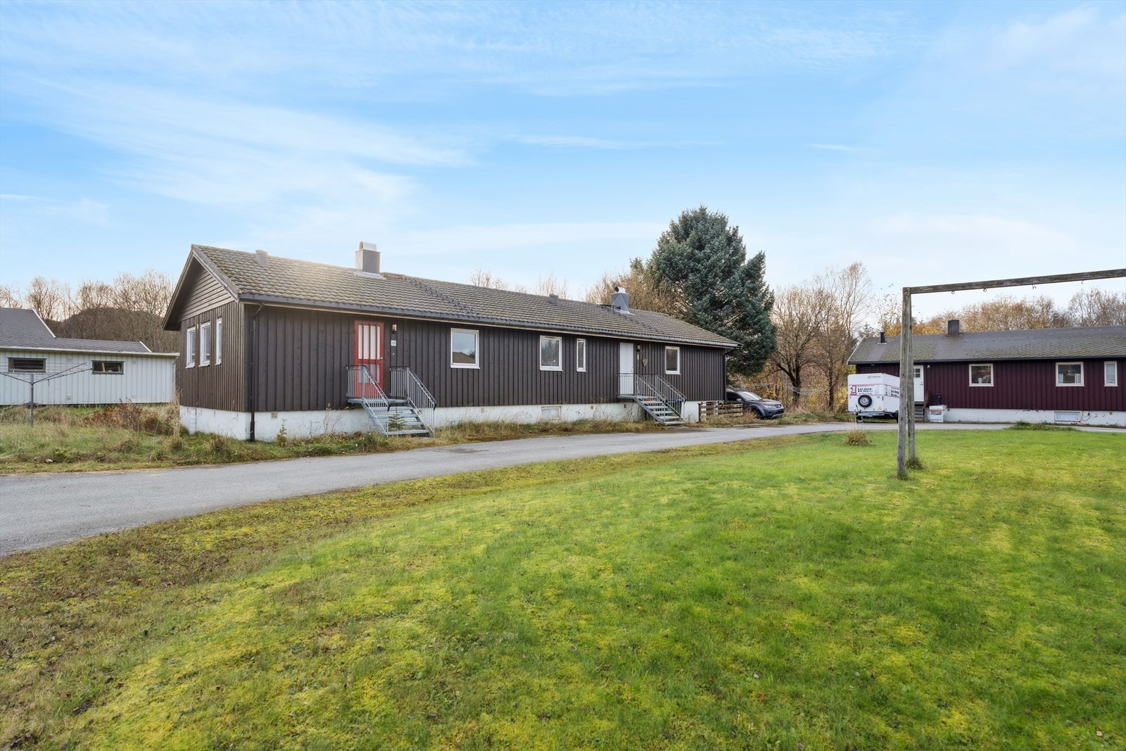 DNB Eiendom v/ Bendik Joten Tangen presenterer hel tomannsbolig i Løkavegen 13 og 15. Galleribilde