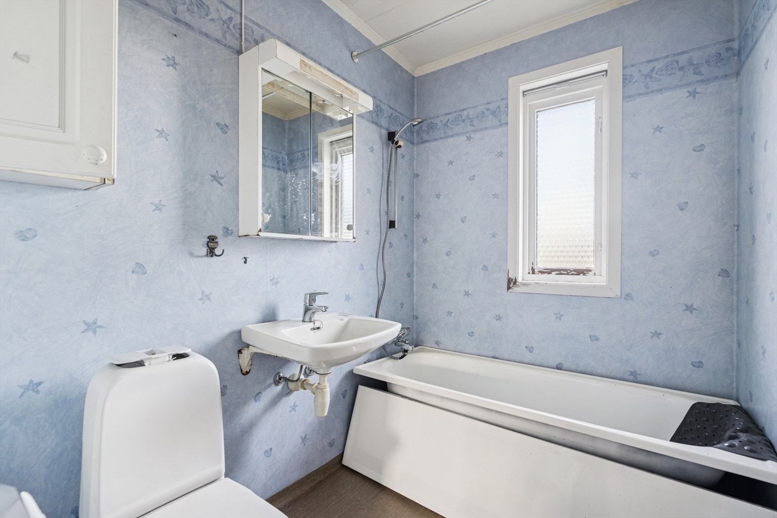 Baderom i nr 15. Det er også separat toalettrom i nr. 15. Galleribilde