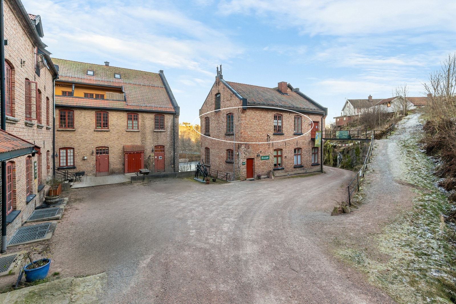 Ida Schjølberg v/ EIE eiendomsmegling ønsker velkommen! Galleribilde