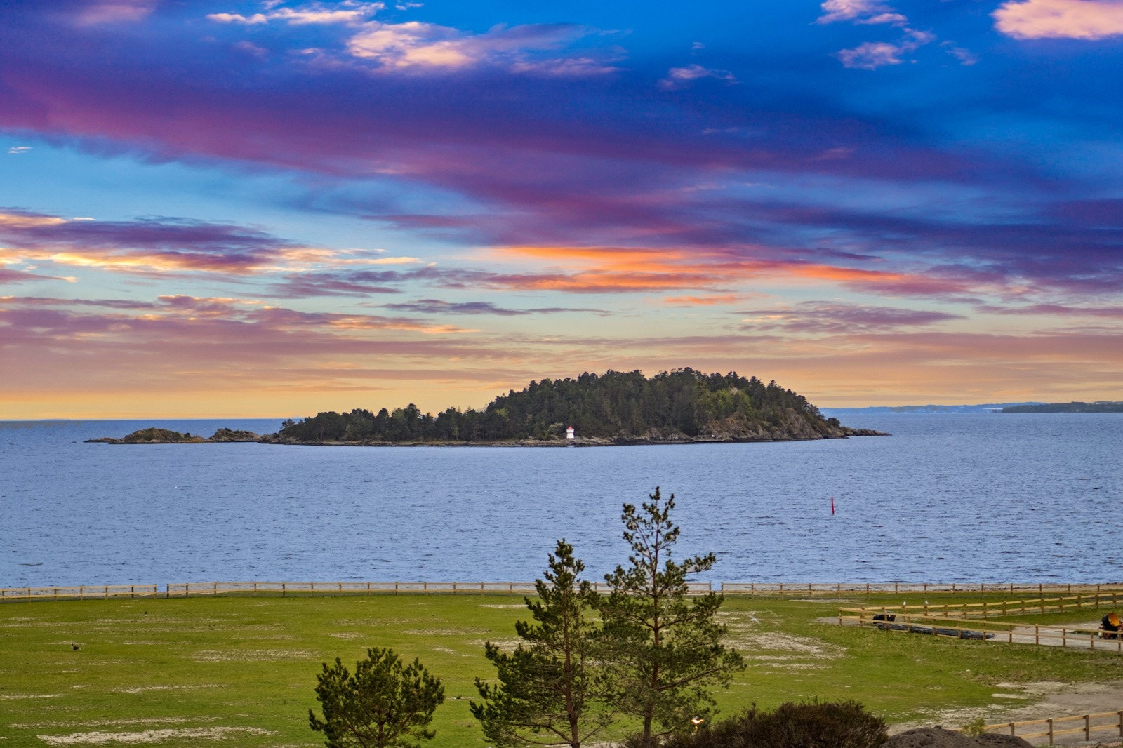 Utsikt fra terrassen er det ingen ting å utsette på Galleribilde