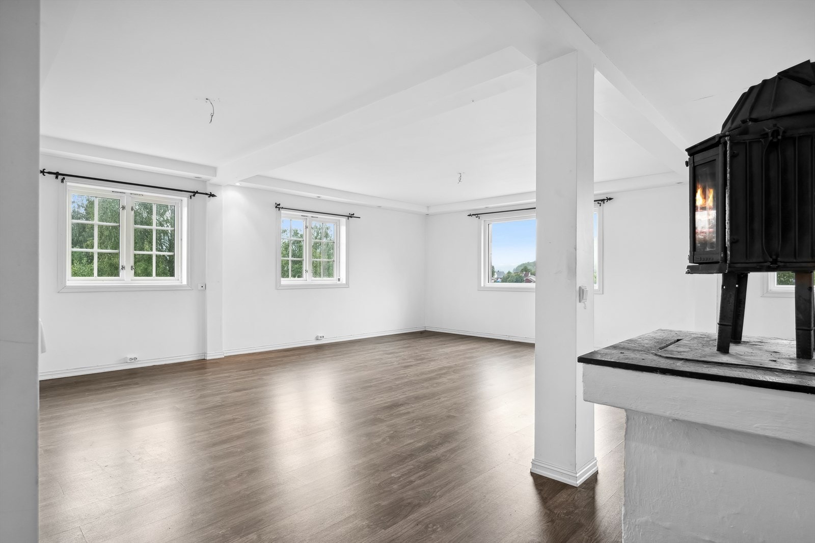 Vi tar turen opp i 2.etg og starter i stua Galleribilde