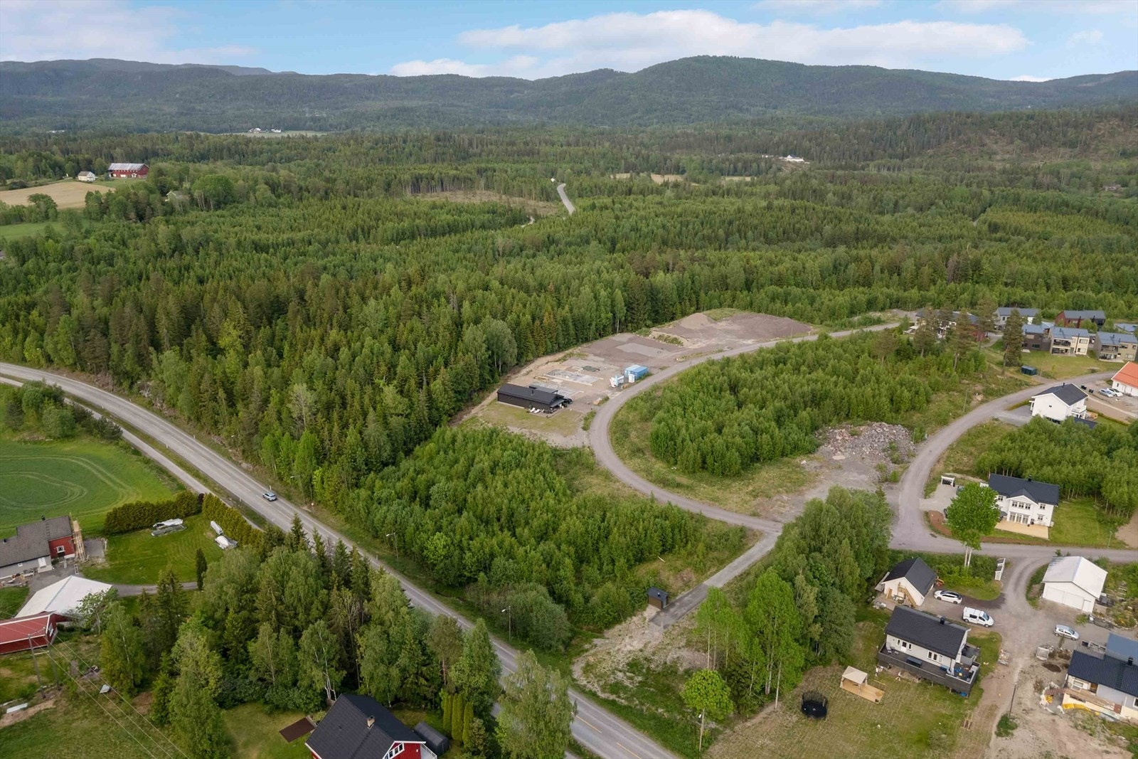 Her tilbyr vi nå 14 solrike eneboligtomter av ulik størrelse - klare for bygging. Galleribilde