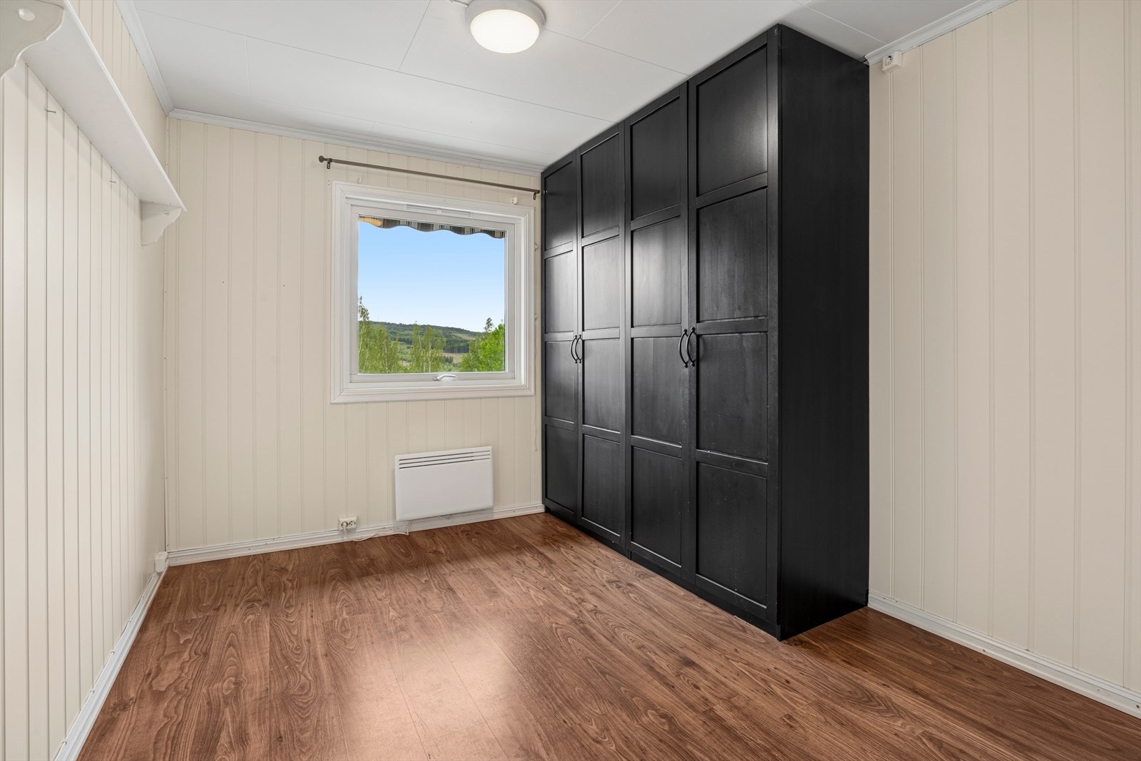 Leiligheten har 3 soverom, alle med god plass. Galleribilde