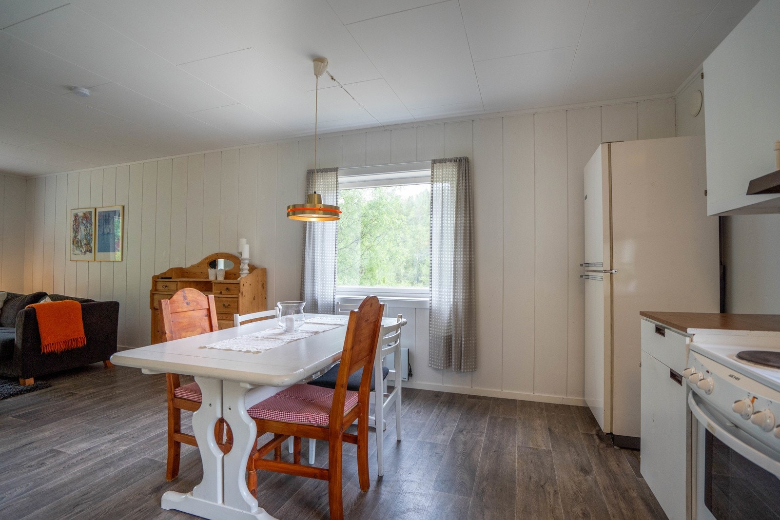 Spiseplassen mot stuen Galleribilde