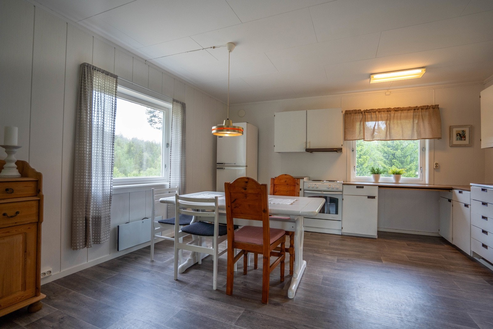 Kjøkkenet med spiseplassen Galleribilde