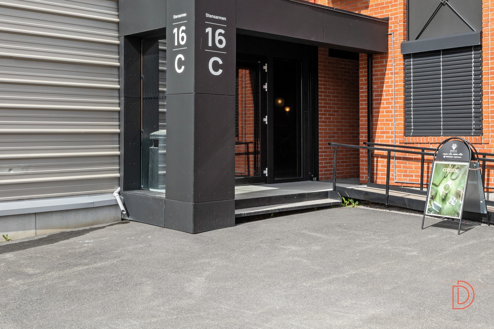 Moderne inngangsparti Galleribilde