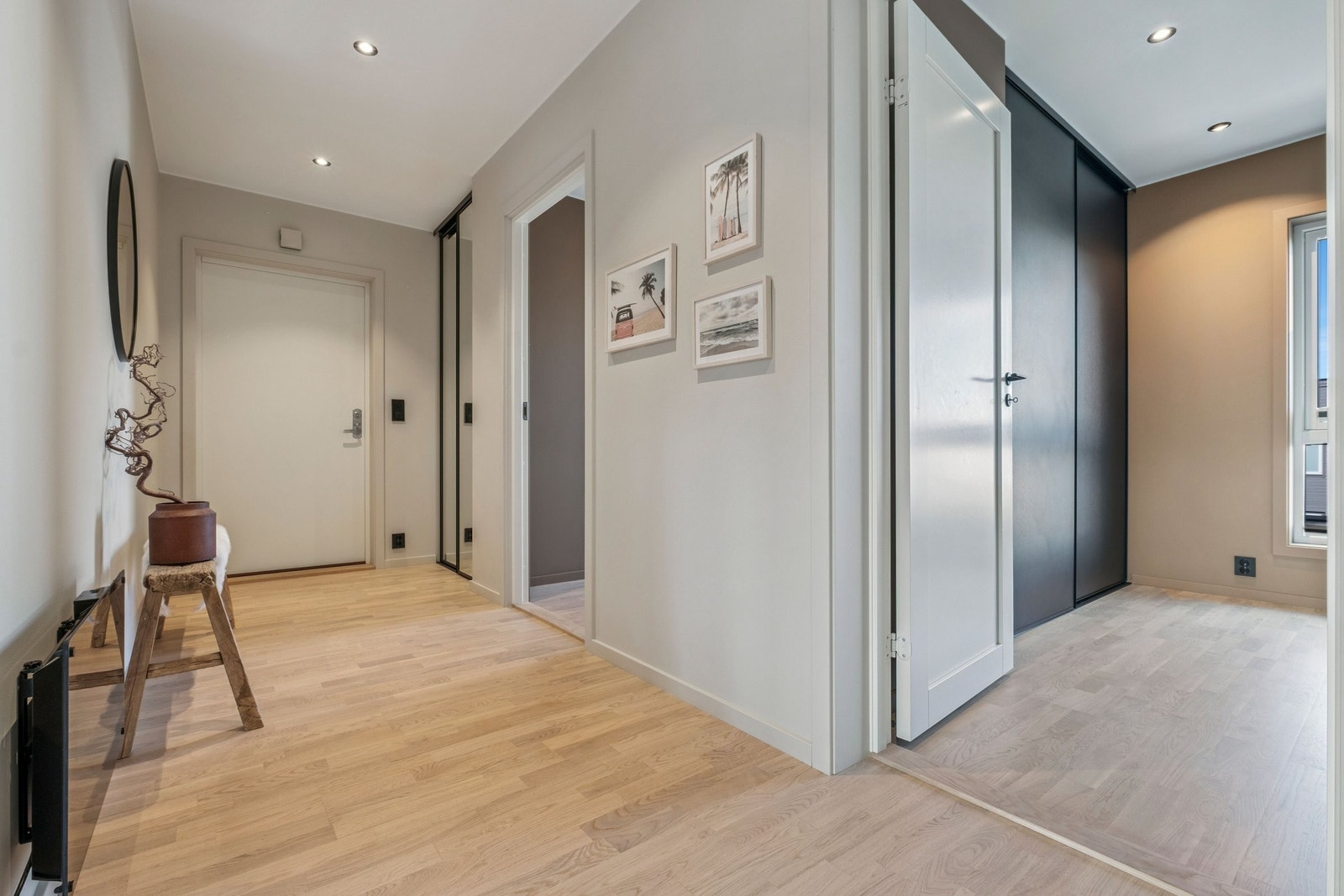 Gode plassmuligheter for gangmøbler. Galleribilde