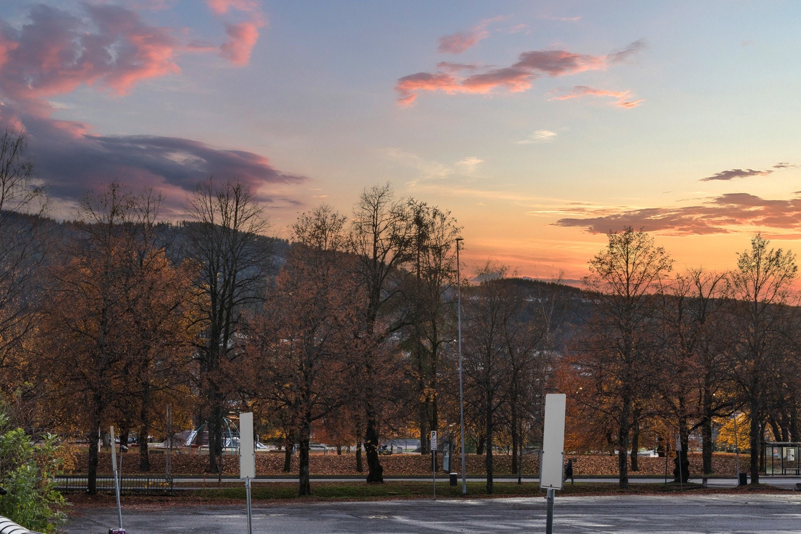 Til tross for den sentrale plasseringen, oppleves nabolaget som rolig og tilbaketrukket. Galleribilde