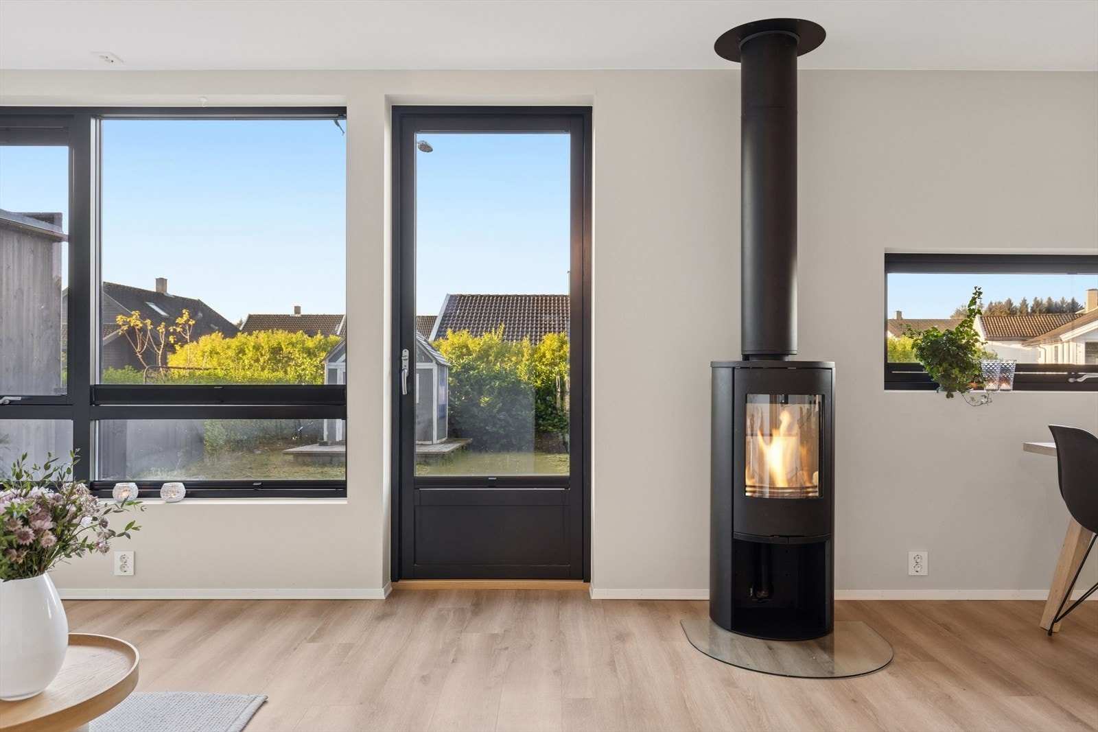 Vedovn sørger for god varme og koselig stemning under kjølige vintre. Galleribilde