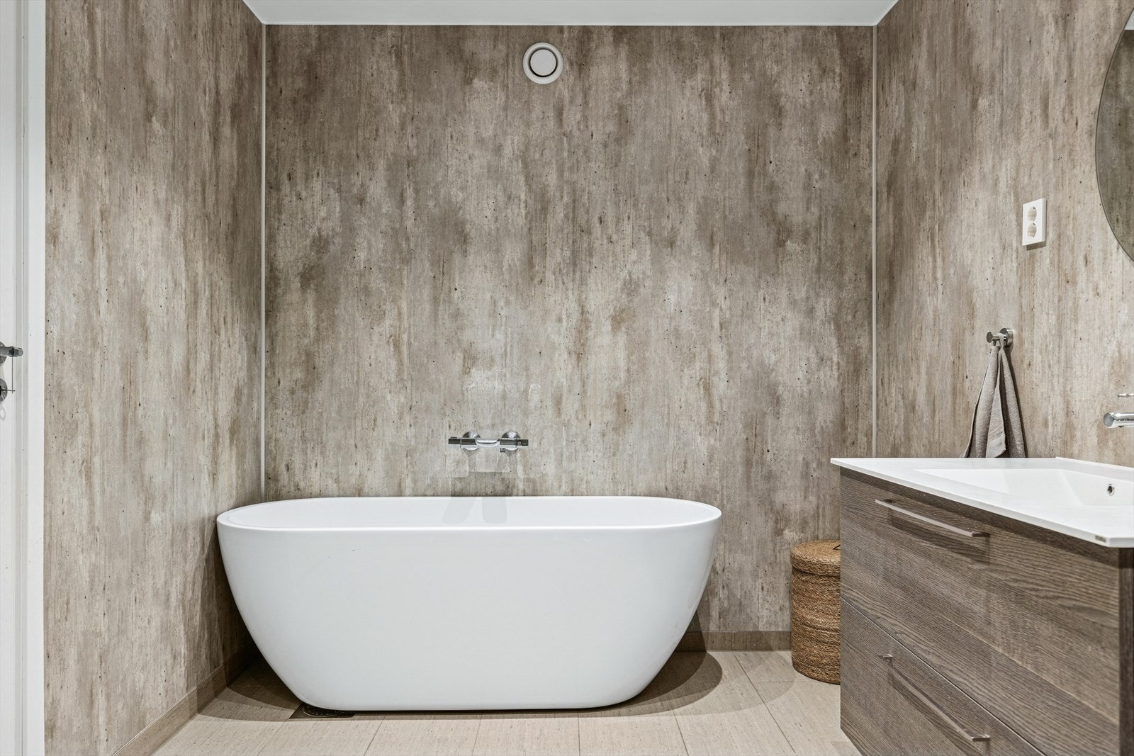 Unn deg hverdagsluksus - et badekar gir rom for avslapning og velvære! Galleribilde