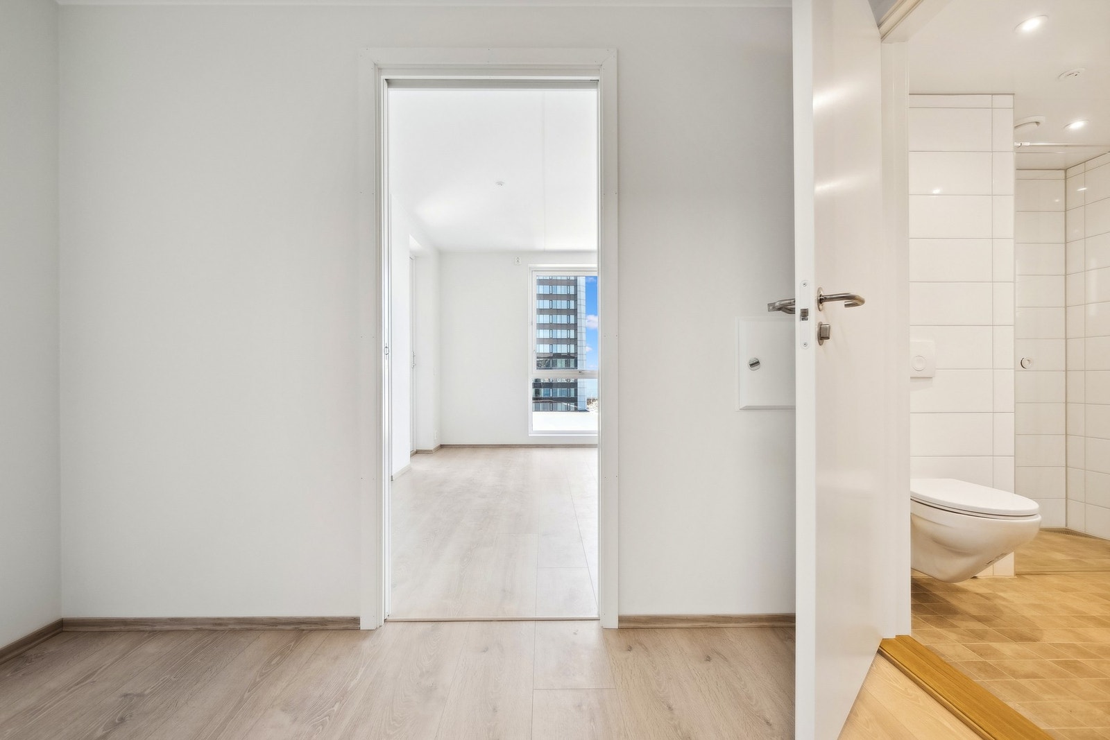 Entré med plass til diverse oppbevaringsmøblement. Galleribilde