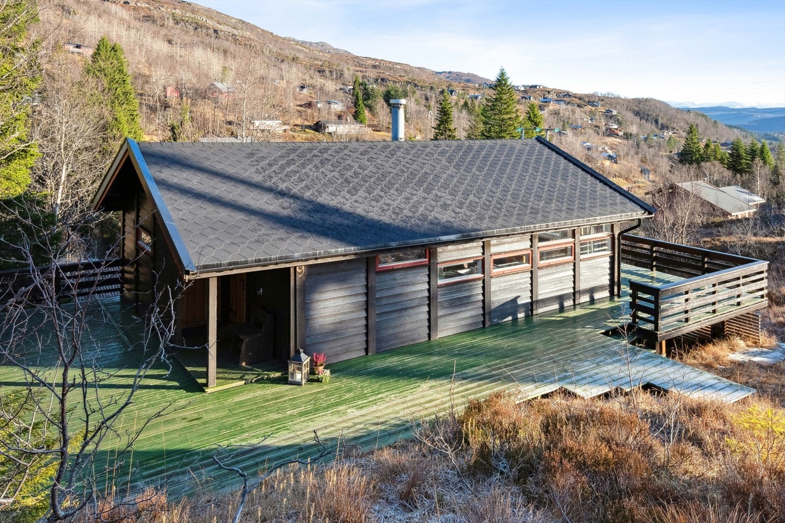 - På Kvamskogen har en storslått natur og en perfekt plass for fritidsaktiviteter året rundt. Uendelige turmuligheter sommer som vinter for store og små - Galleribilde