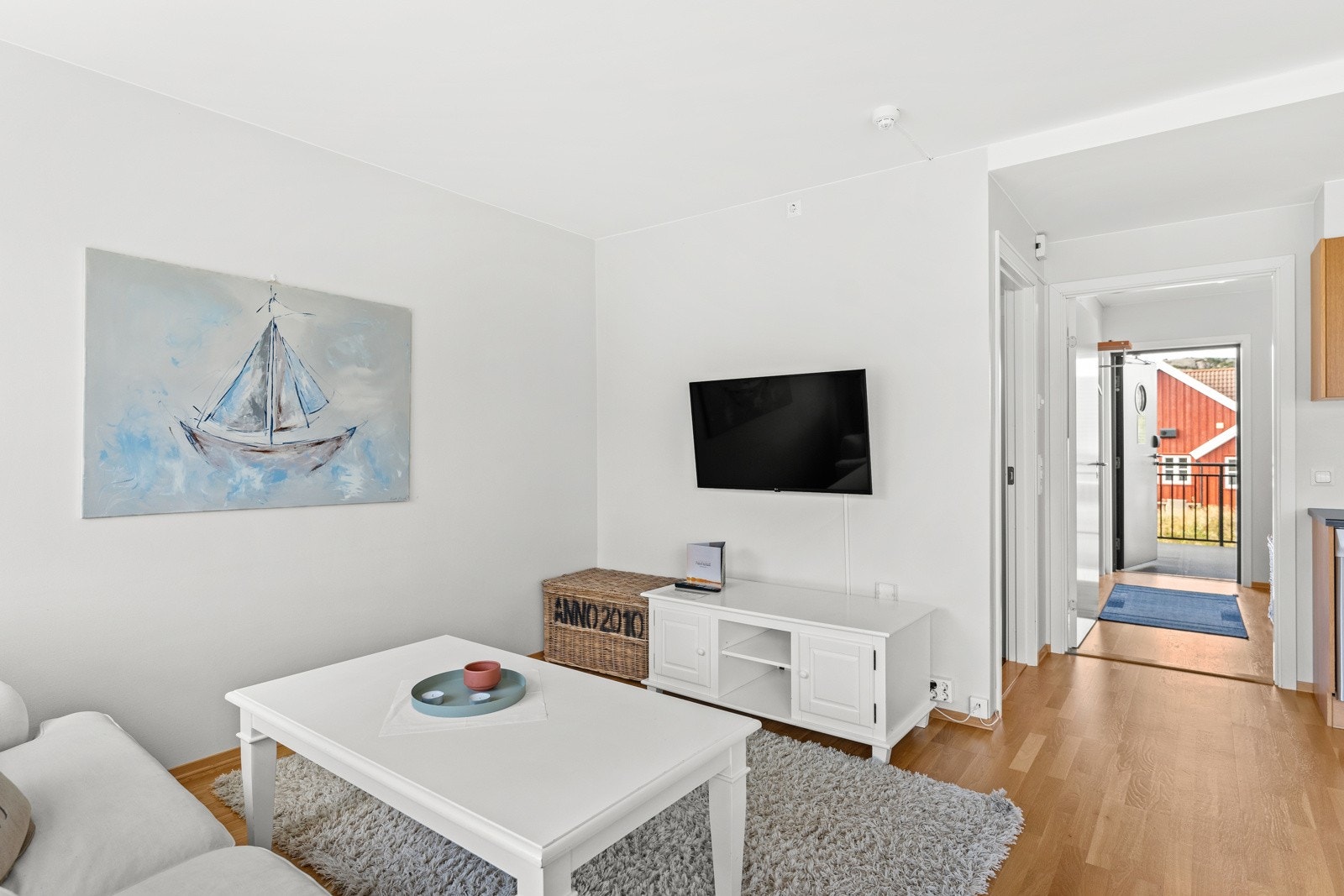 Leiligheten selges med inventar og tvpakke som er inkl. i felleskostnader Galleribilde