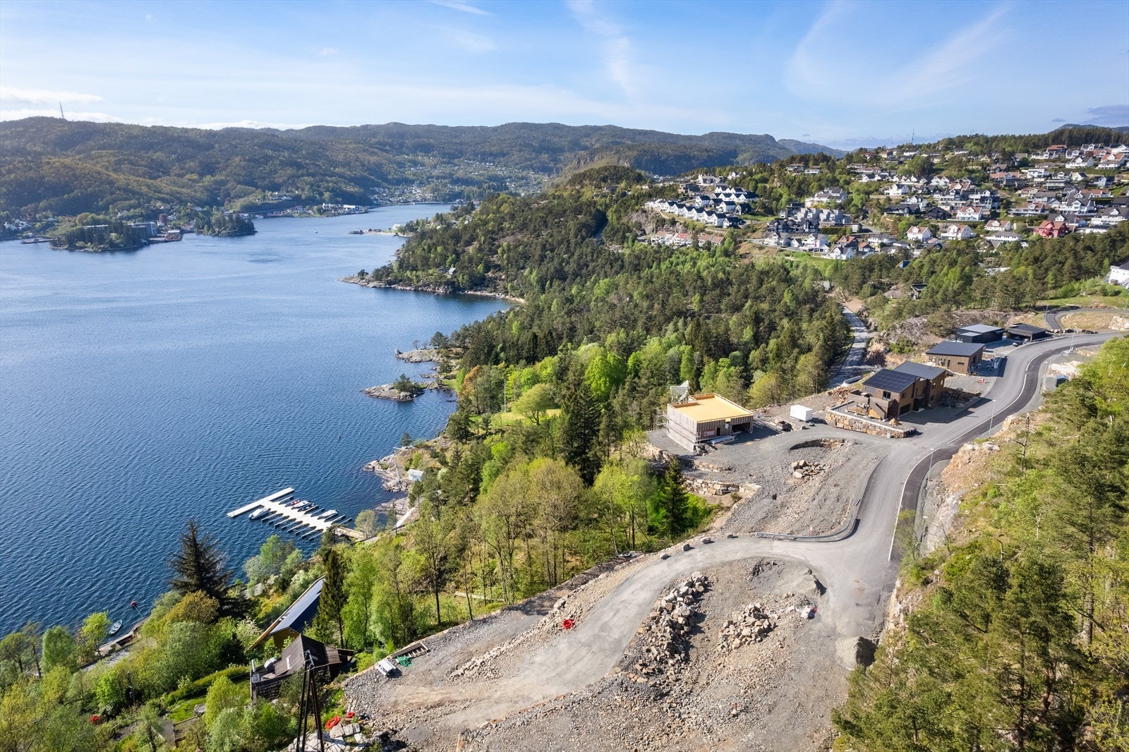 Velkommen til Rauli Panorama - hvor det er totalt 19 tomter, 12 solgt og 7 tomter igjen. Foto: Morten Fasseland Galleribilde