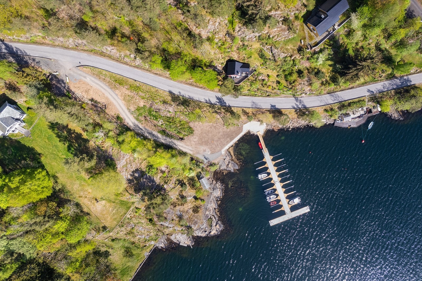 Det er mulighet for å kjøpe båtplass i båtanlegge til en pris på kr. 250.000,-. Galleribilde