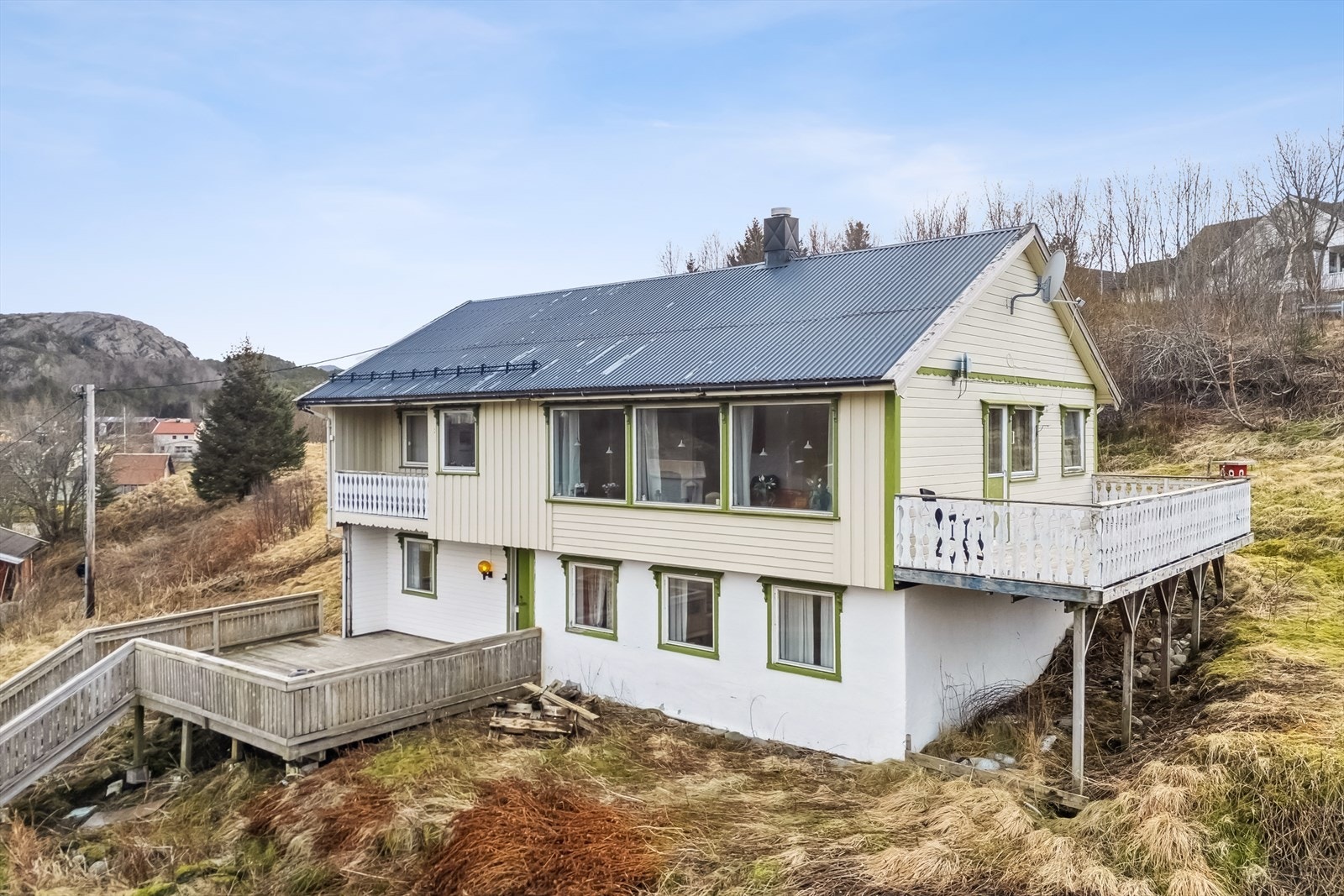 Fasade og balkong Galleribilde