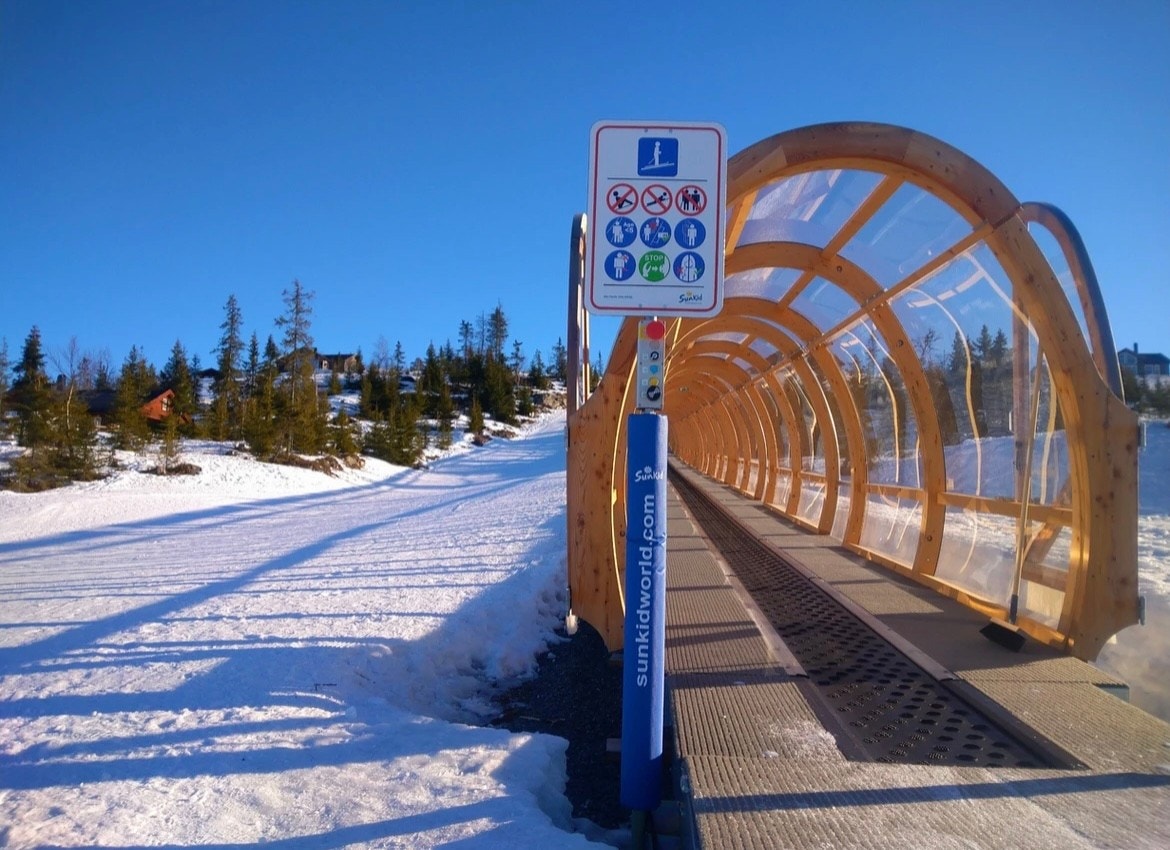 To akebakker med heis Galleribilde