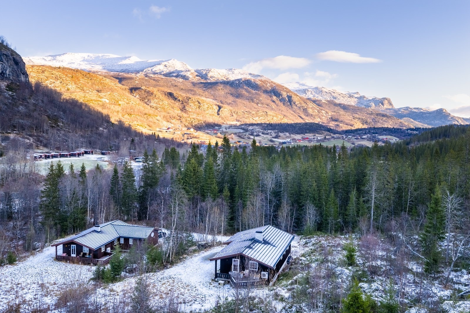 Alpinanlegget, som er regnet som et av Nordens beste alpinanlegg, byr på 21 forskjellige bakker og utfordringer for enhver smak. Her finner du både snowboardpark, kuleløype, svarte løyper, lette løyper, samt også gode muligheter for off-piste kjøring. Galleribilde