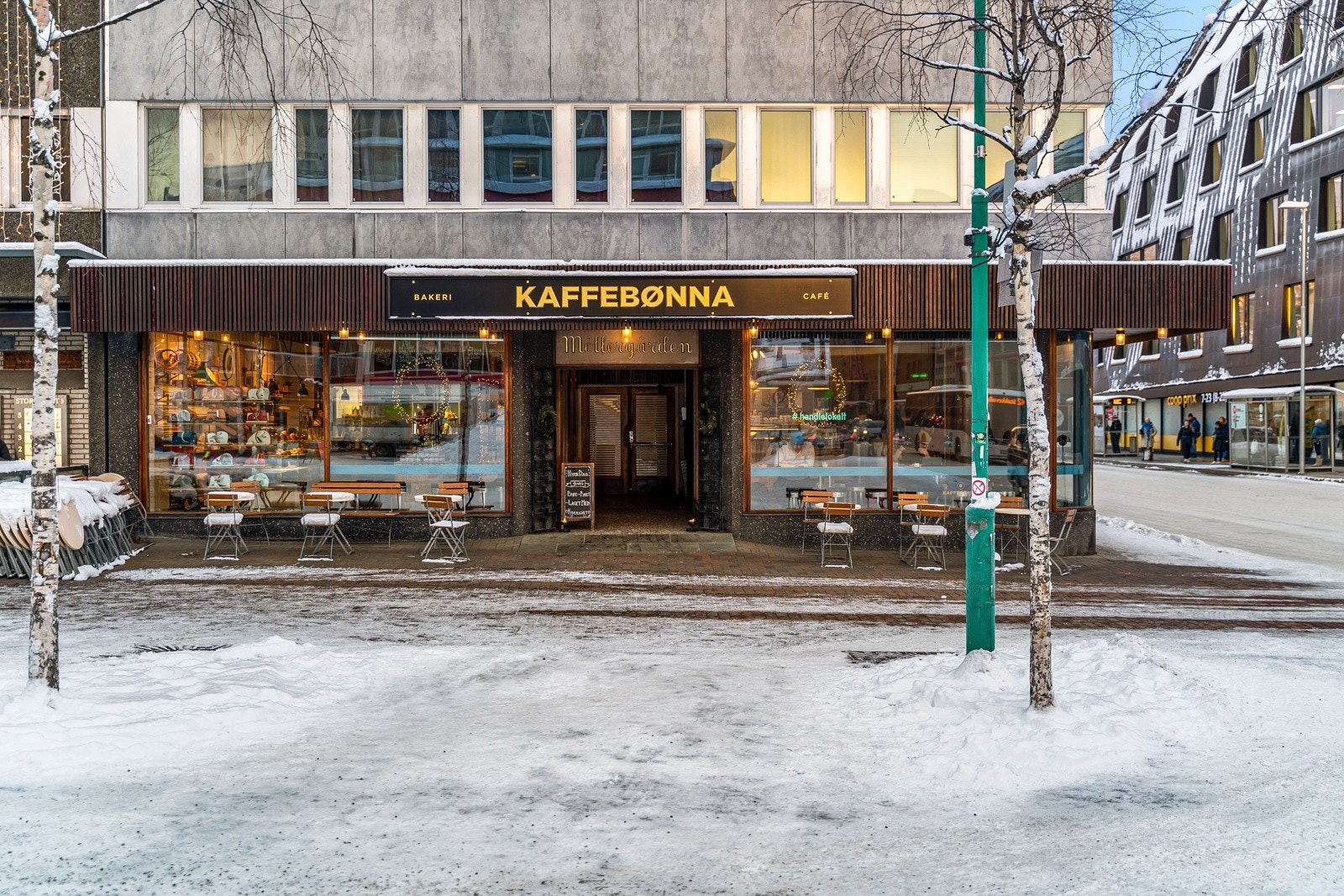 Torget - Her finner du både restauranter og kafé.