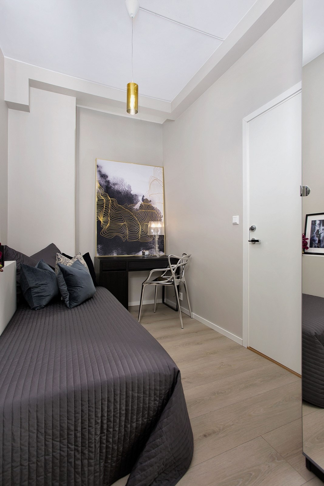 Leiligheten er innredet med 6 soverom i dag. Denne innredningen er ikke byggemeldt. Galleribilde