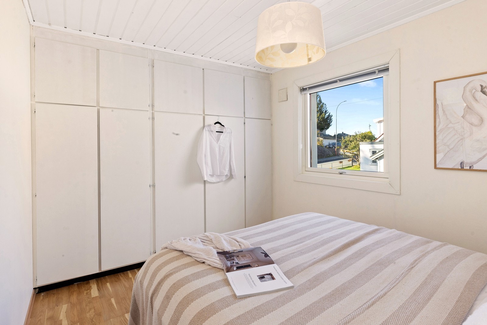 Med plassbygde skap Galleribilde