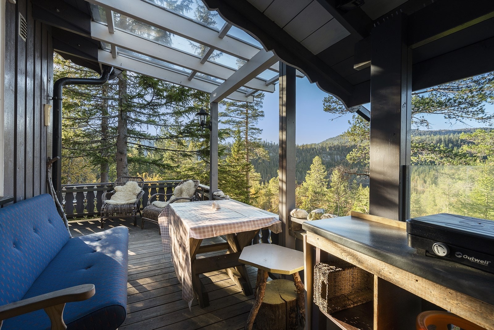 Terrassen omkranses av vakker natur og frisk fjelluft. Galleribilde