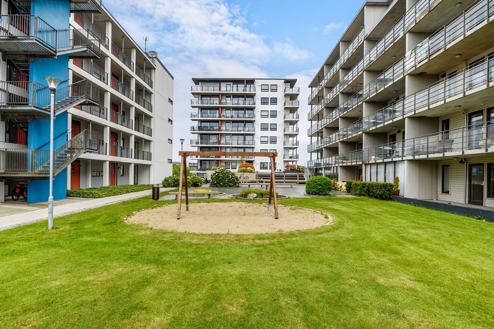 Uteområdet. Galleribilde