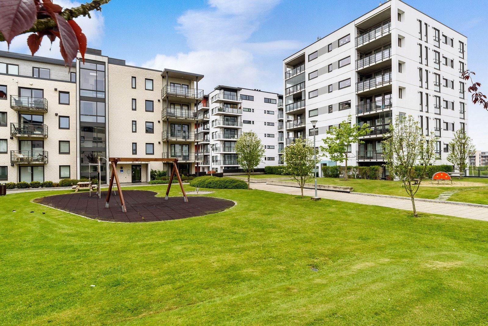 Uteområdet. Galleribilde