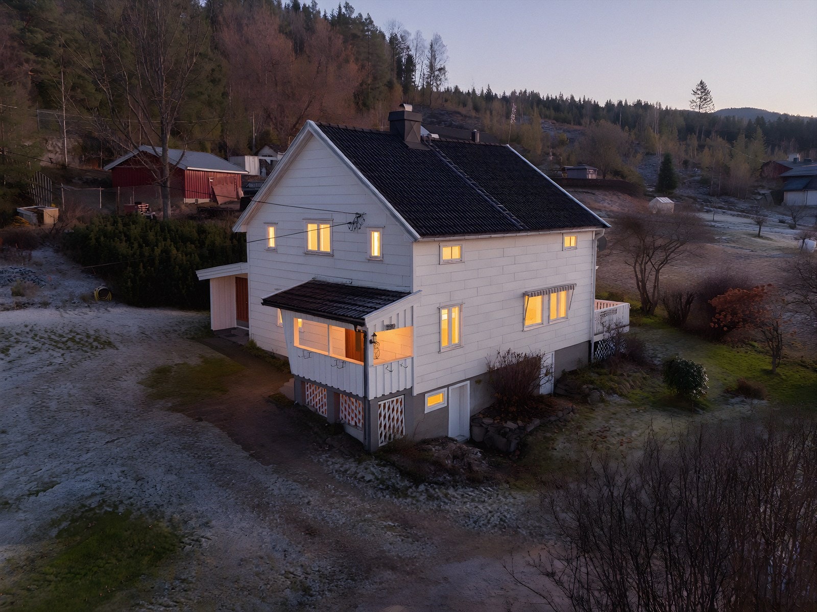 (Bildet er redigert for å fremheve stemningen på kveldstid. Faktiske lysforhold kan variere.) Galleribilde