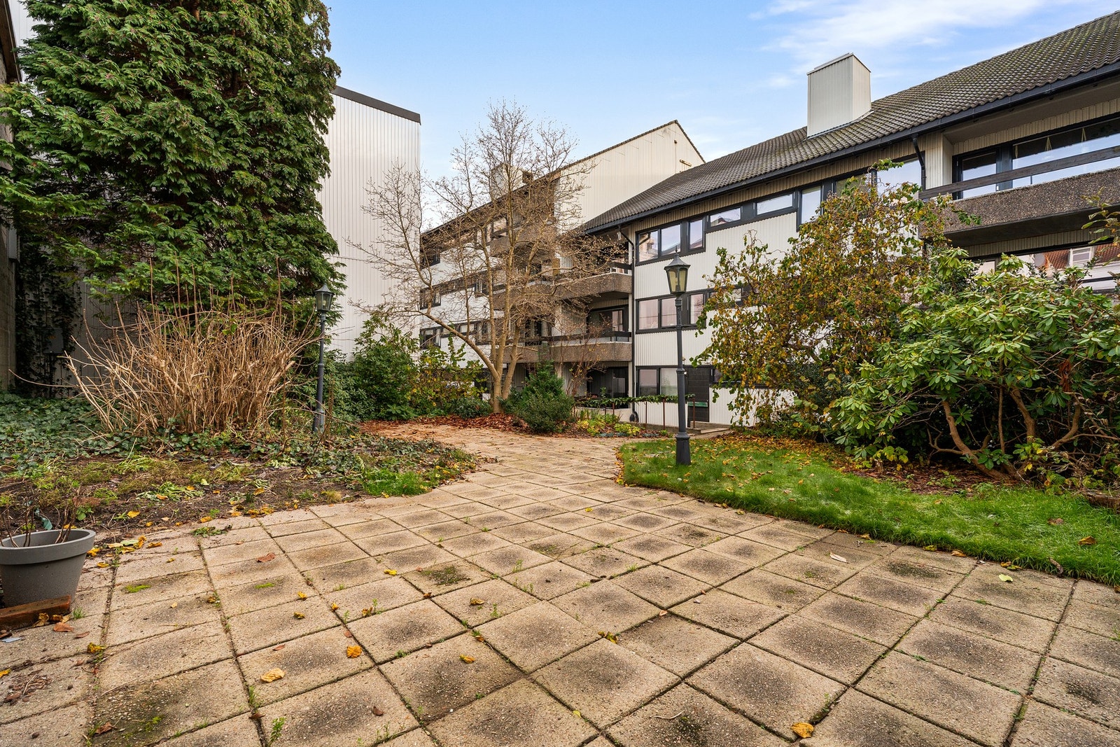 Felles bakgård Galleribilde