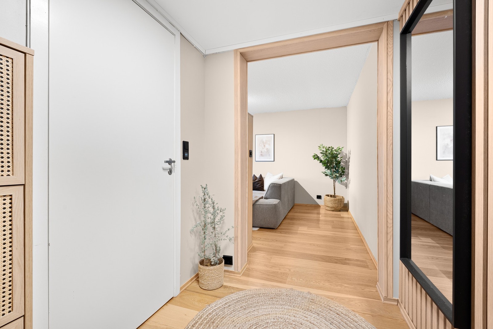 Entré/gang med stilig spilevegg Galleribilde