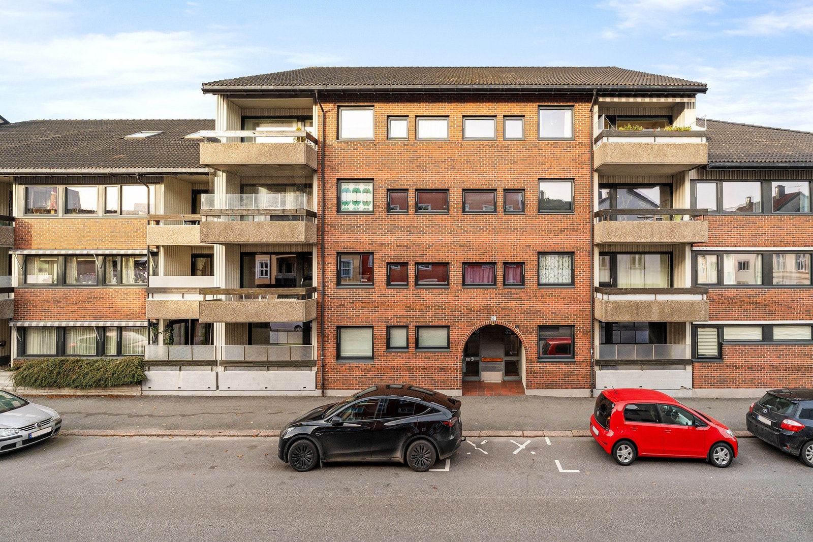 Fasade mot gate Galleribilde