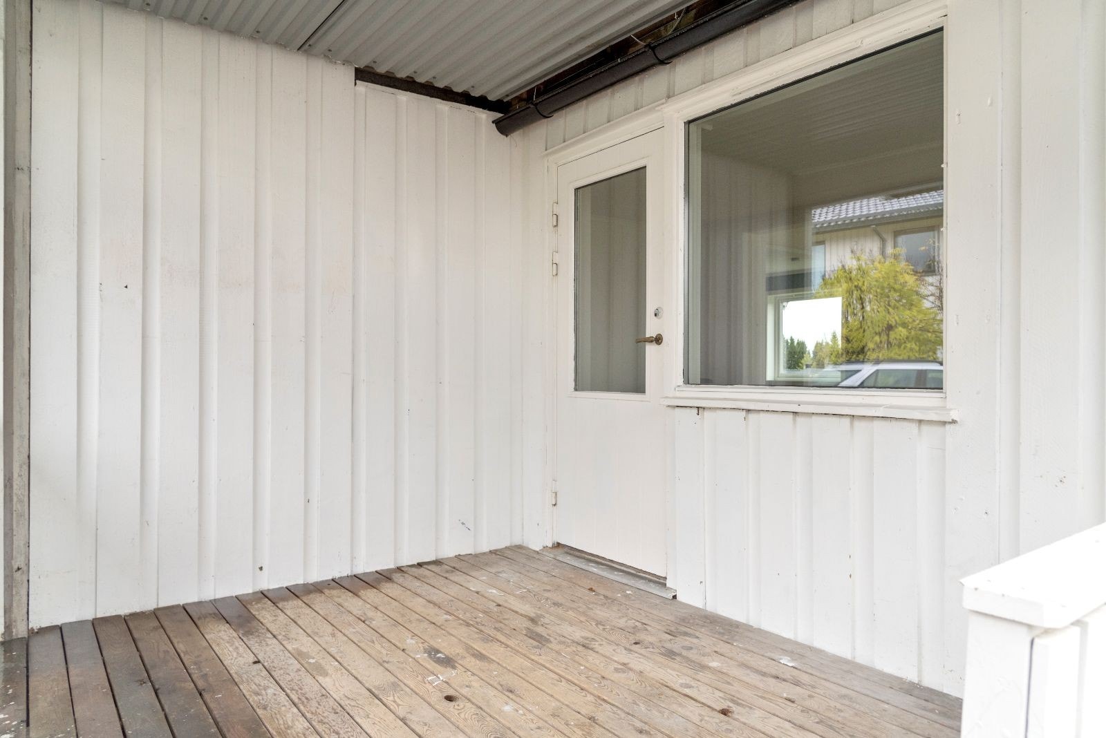 Utgang til romslig terrasse Galleribilde