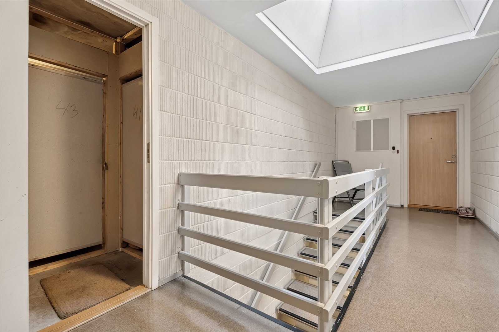 Bod på ca. 5 kvm. i fellesarealer. Det er også lagringsplass i en innvendig bod. Galleribilde