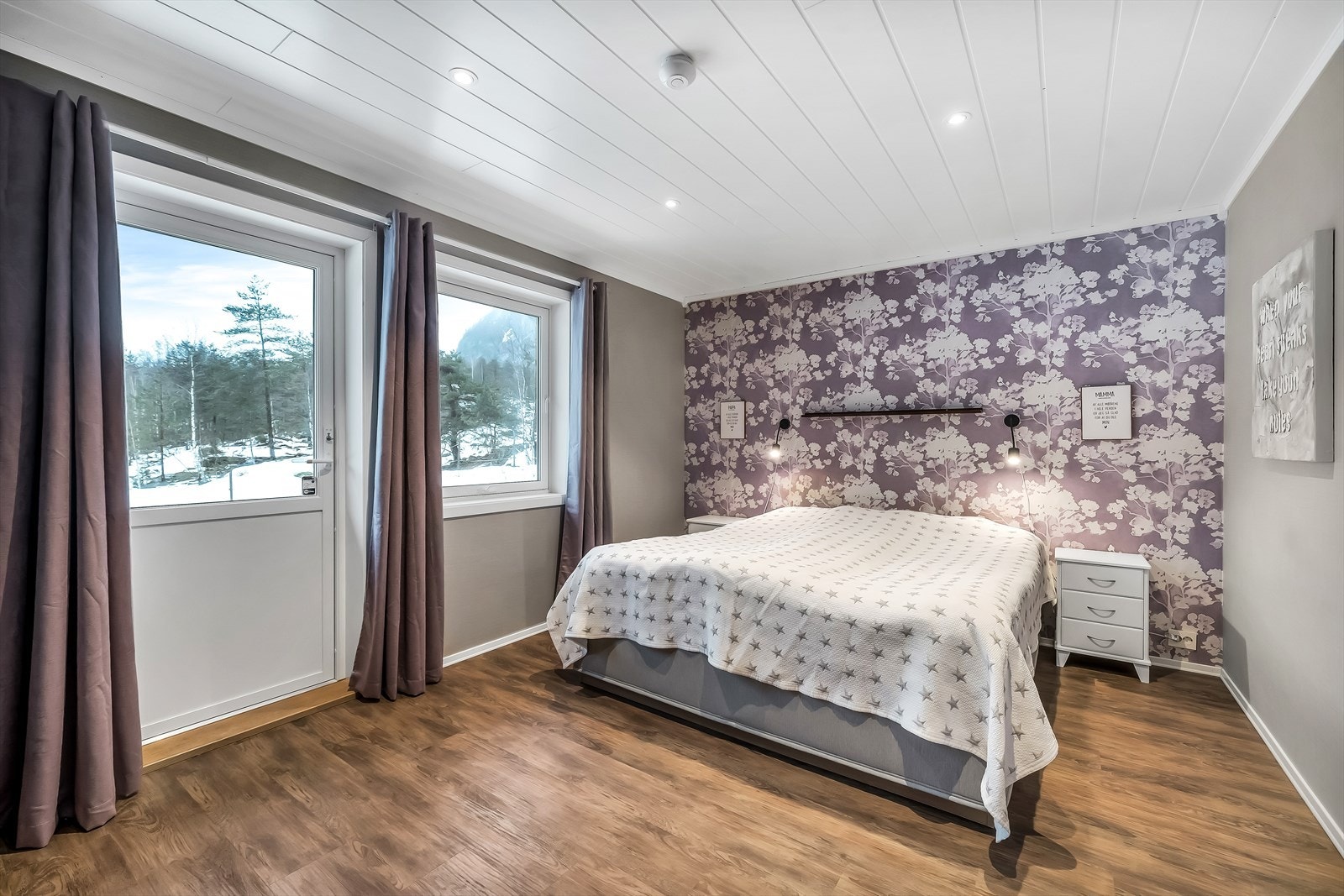 Boligen har totalt 3 soverom (og 1 kontor). Hovedsoverom. Galleribilde