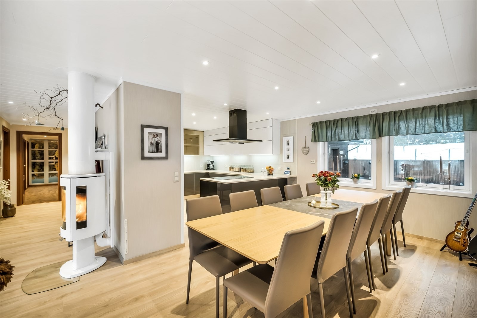 Mulighet for å anrette med langbord ved spesielle anledninger. Galleribilde