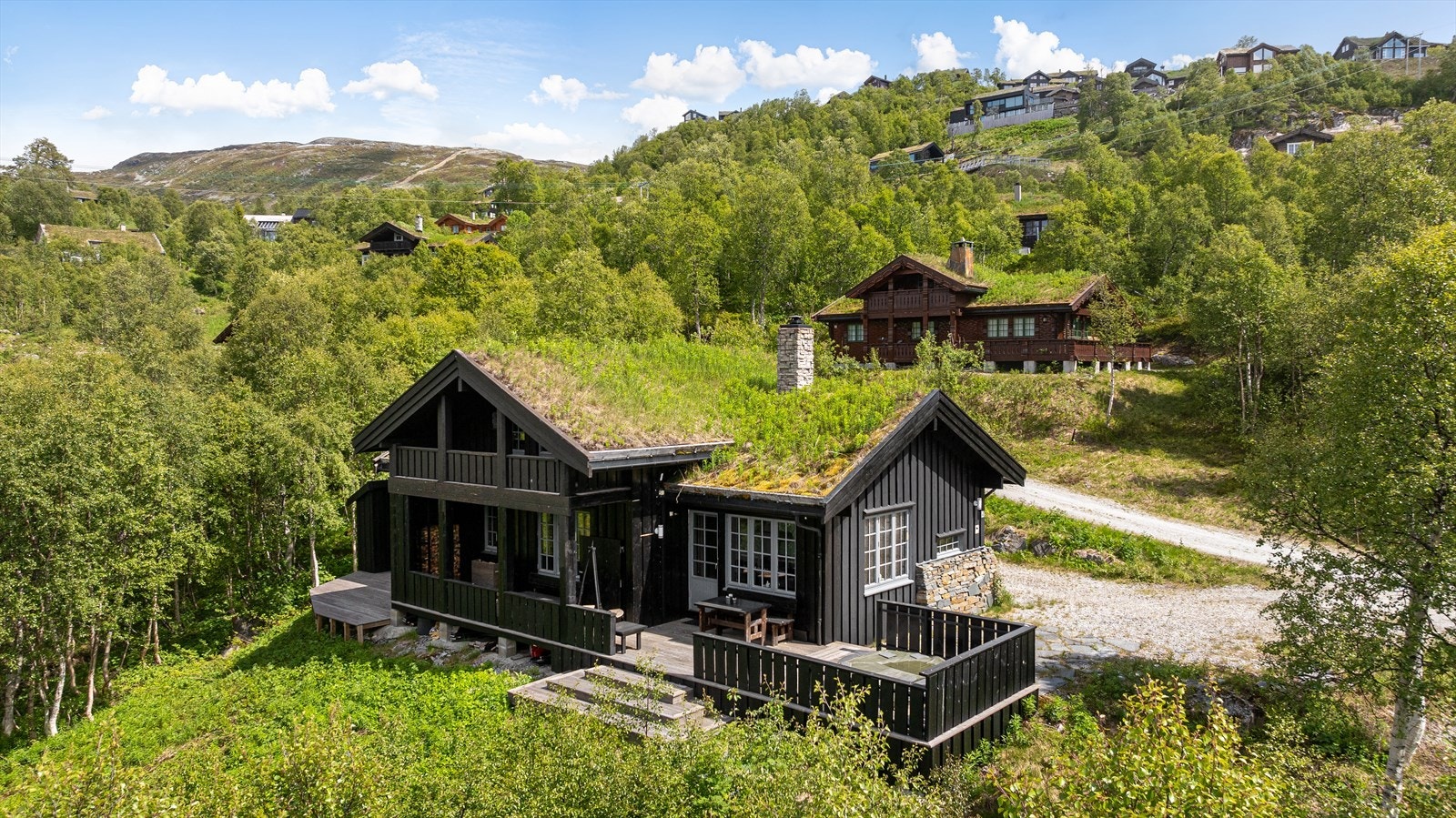 Eiendommen ligger i naturskjønneomgivelser like ved løypenettet for langrenn - Kort vei til skisenter Galleribilde