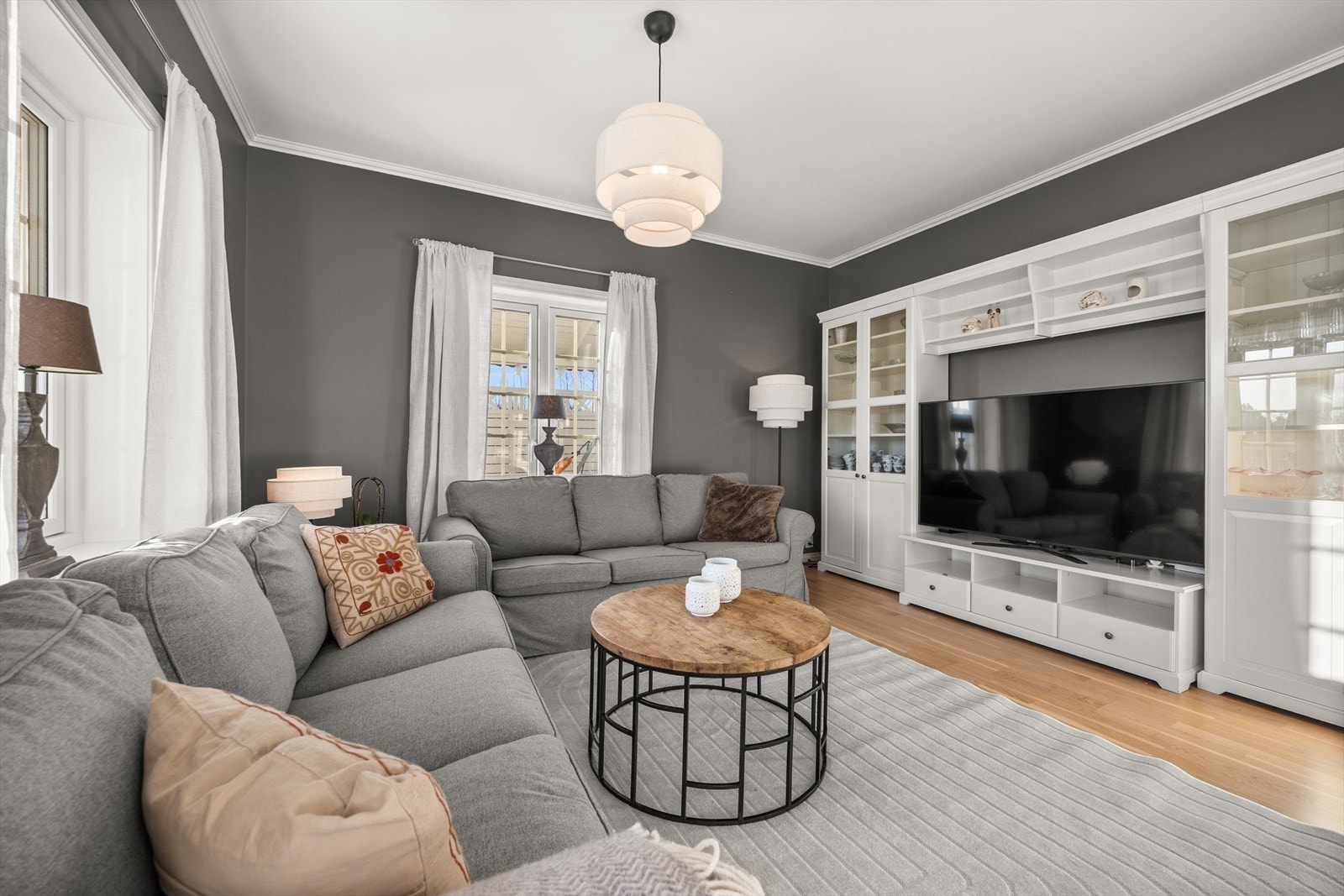 Fra stuen. Galleribilde