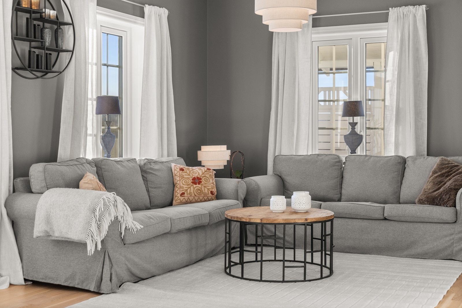 Godt plass til stor sofa! Galleribilde