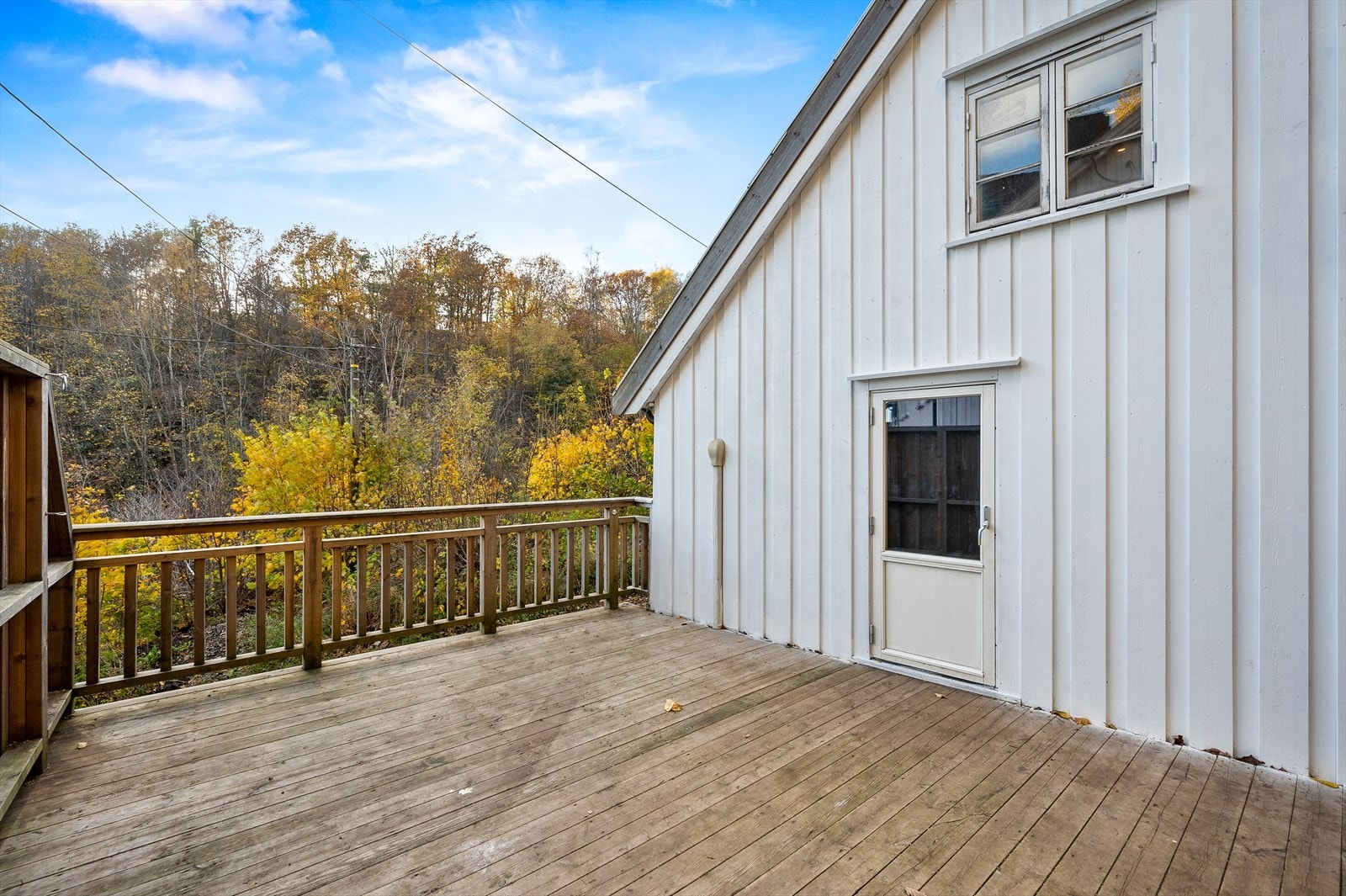 Veranda med plass til alt man måtte ønske for lange sommerdager. Galleribilde