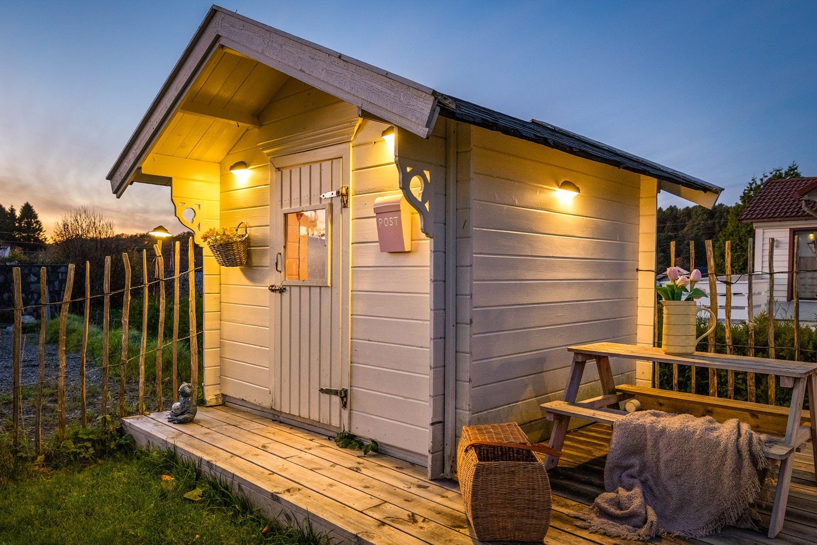 Lekehytte er også oppført i senere tid. Galleribilde