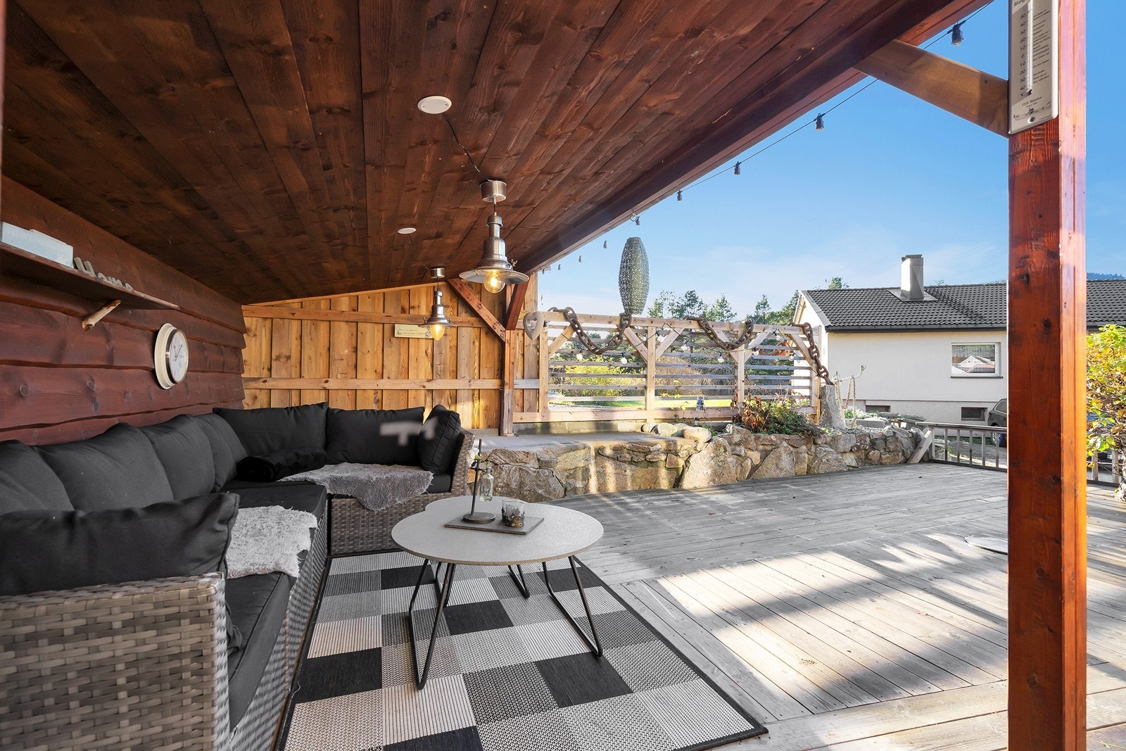 Innholdsrik og påkostet enebolig med populær beliggenhet Galleribilde